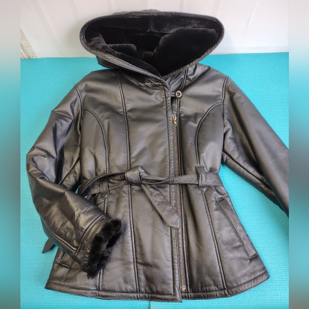 Wilsons Leather Womens Hooded Oversized Jacket Zip Up Plush Lining Belted Size M